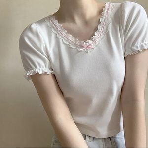[SOLD ON DEPOP] PINK BOW LACE TRIM WHITE SHORT SLEEVE TOP 🐇